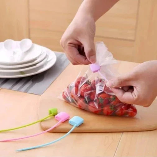 3-Pack Reusable Bag Clips – Lock-Shaped Silicone Design