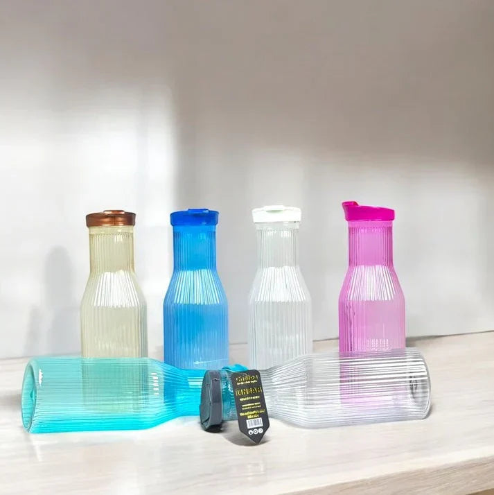 1 Pcs Plastic Water Bottle With Linear Pattern